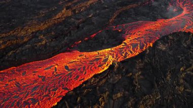 Akan Lava Nehri 'nin havadan görünüşü. Yüksek kalite 4k görüntü