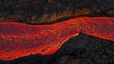 Akan Lava Nehri 'nin havadan görünüşü. Yüksek kalite 4k görüntü