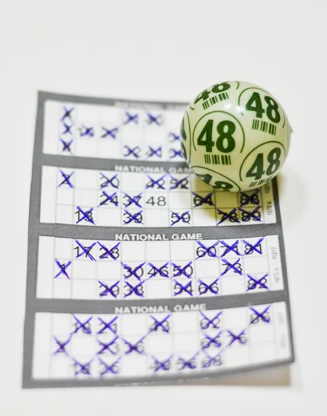 Renkli bingo topları