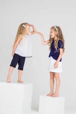 Çocuk oyun ve gülmek