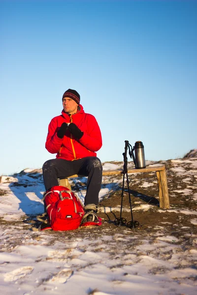 Zimní turistika v horách. — Stock fotografie