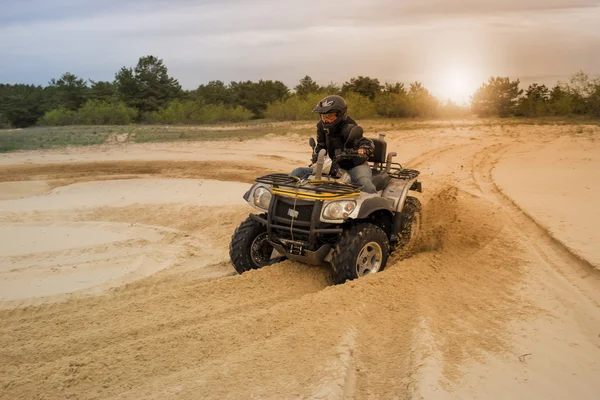 砂は、Atv のレース. — ストック写真