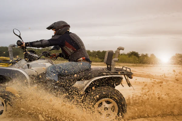 Racing ATV est sable . — Photo