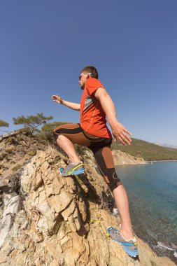 Yaz aylarında çalışan adam güzel bir konumda. 