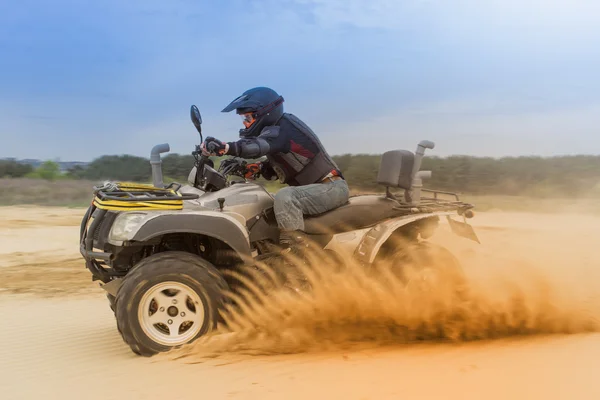 Racing ATV in the sand in the summer on the prepared track. — Stock Photo, Image