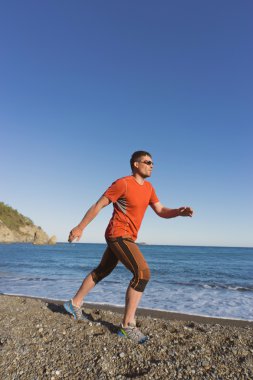 Yaz aylarında çalışan adam güzel bir konumda. 