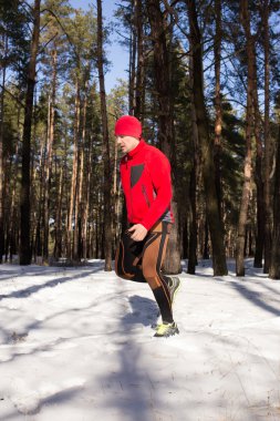 Kış iz çalışan.