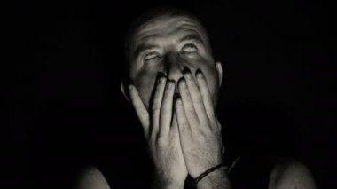 depresif üzgün adam