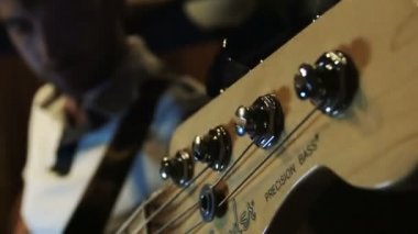 bas gitar çalıyor: Grup, grup, oturum, rock müzik, ses, şarkı