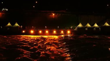 gece boyunca nehir Roma'da seli