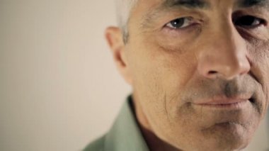 Şirin adam gözünü kapat