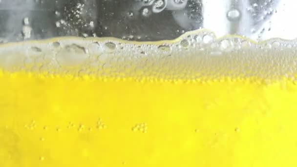 Pouring beer in a glass — Stock Video