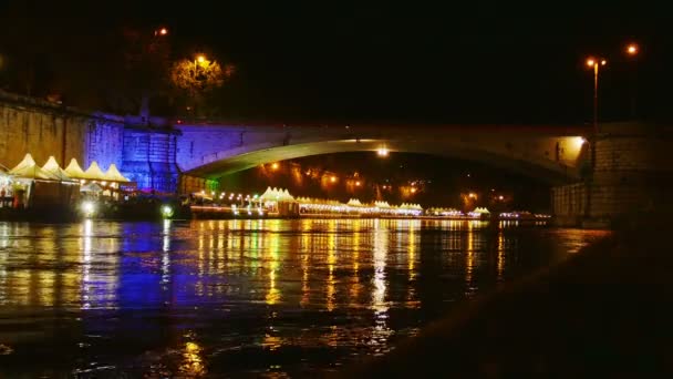 Río inundación en la noche — Vídeo de stock