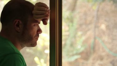 Umutsuz adamın, depresif adam, üzgün bir adam, melankoli adam