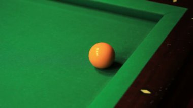9-pin Bilardo oynayan insanlar
