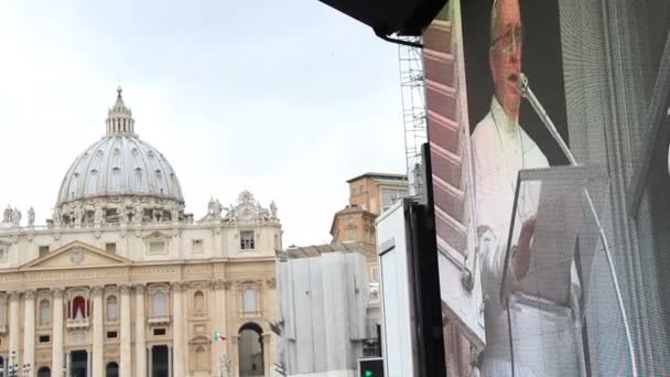 Pielgrzymi w st Peter square Rzym Włochy, 16 listopada, 2014 — Wideo stockowe