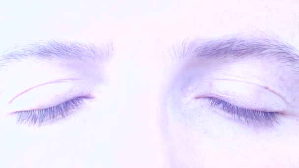 Bir adamın gözlerini Close-Up — Stok video