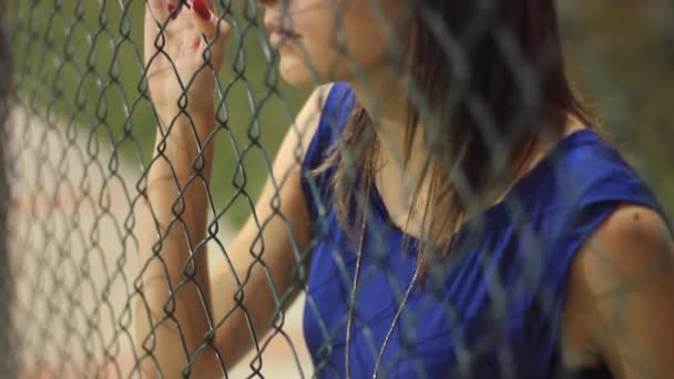 Chica triste en gafas — Vídeos de Stock