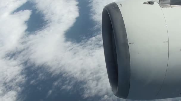 Wing of an airplane flying — Stock Video