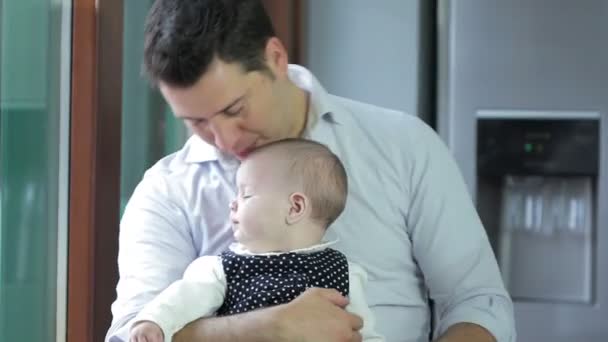 Young father with little daughter — Stock Video