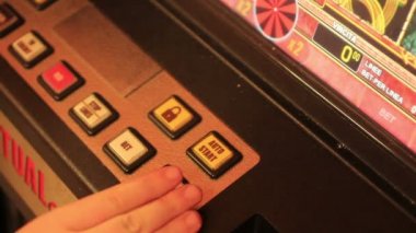 Kadın iplik slot makinası