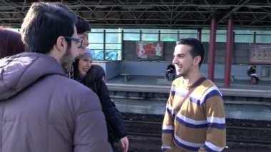 Arkadaşlar Gezgin arkadaşı eşlik