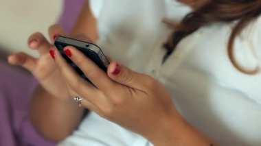 esmer kadın gönderen kısa mesaj