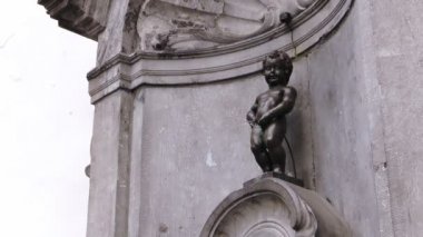 Meşhur Manneken Pis heykeli