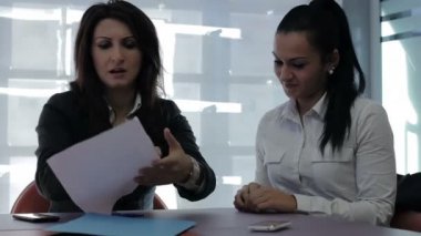 ofiste iş kadınları