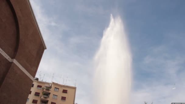 Взрыв дренажной воды — стоковое видео