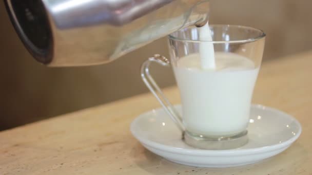 Barista preparing cappuccino — Stock Video