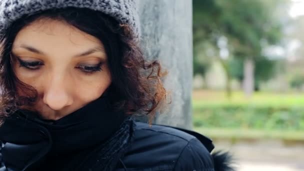 Woman standing and thinking about something — Stock Video