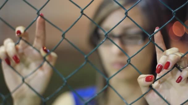 Chica triste en gafas — Vídeos de Stock