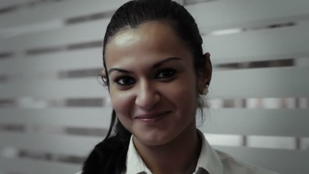 若い美しい女性実業家 — ストック動画