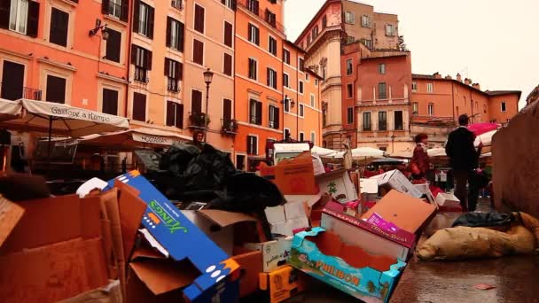 Typische straße in rom, italien. bunte Gebäude - trastevere — Stockvideo