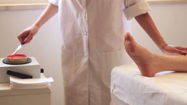 Şevval Özçelik Güzellik epilasyon yaparken 