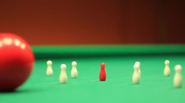 9-pin Bilardo oynayan insanlar