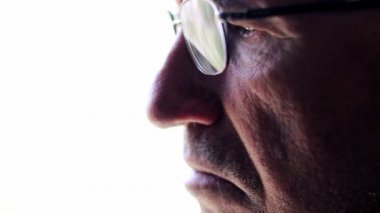 Umutsuz adamın, depresif adam, üzgün bir adam, melankoli adam