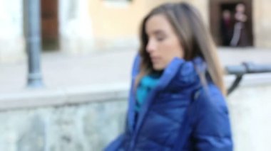 Depresyon genç güzel kadın. Açık havada