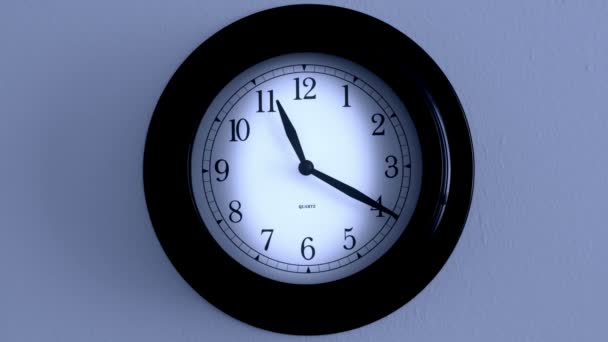 Horloge murale noire  