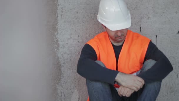 Architecte ingénieur perdu son emploi — Video