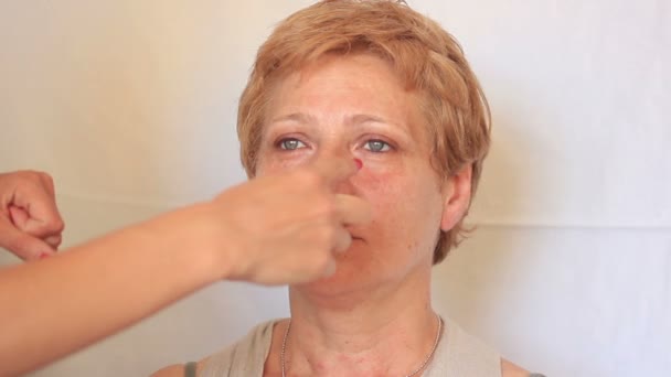 Косметический макияж — стоковое видео