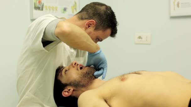 physical therapist visiting his patient on the mouth