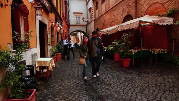 Strada tipica di Roma, Italia. Edifici colorati - Trastevere — Video Stock