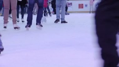 buz pateni, buz üzerinde paten insanlar