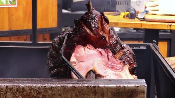 Arrosto di carne; street food, ristorazione — Video Stock