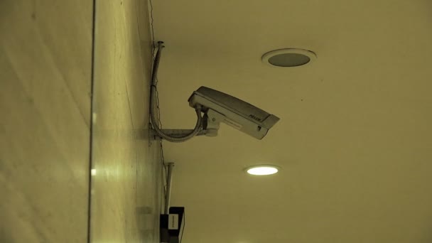 Камера видеонаблюдения — стоковое видео
