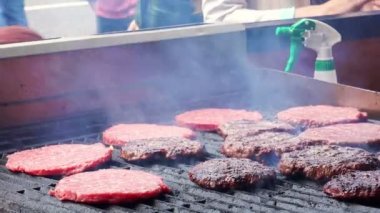 Burger shop - Barbekü üzerinde yemek hamburger ızgara