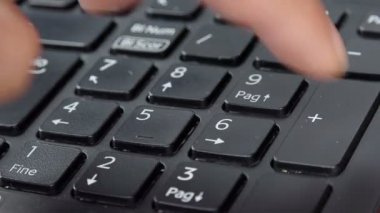 düğmelere basarak parmak