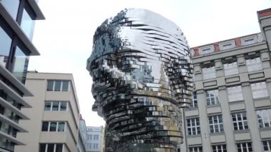 David? ern? e Maxim Vel? ovsk?: hareket eden heykel adanmış Franz Kafka